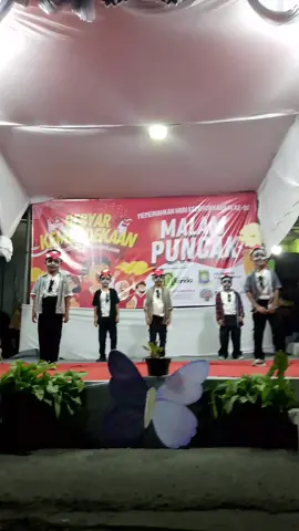lucunya mereka geng of the boy tari #kewerkewer di acara #malampuncakkemerdekaan  di #kelurahankaranganyarneglasari . merdeka Indonesia ku #17aguztus1945 