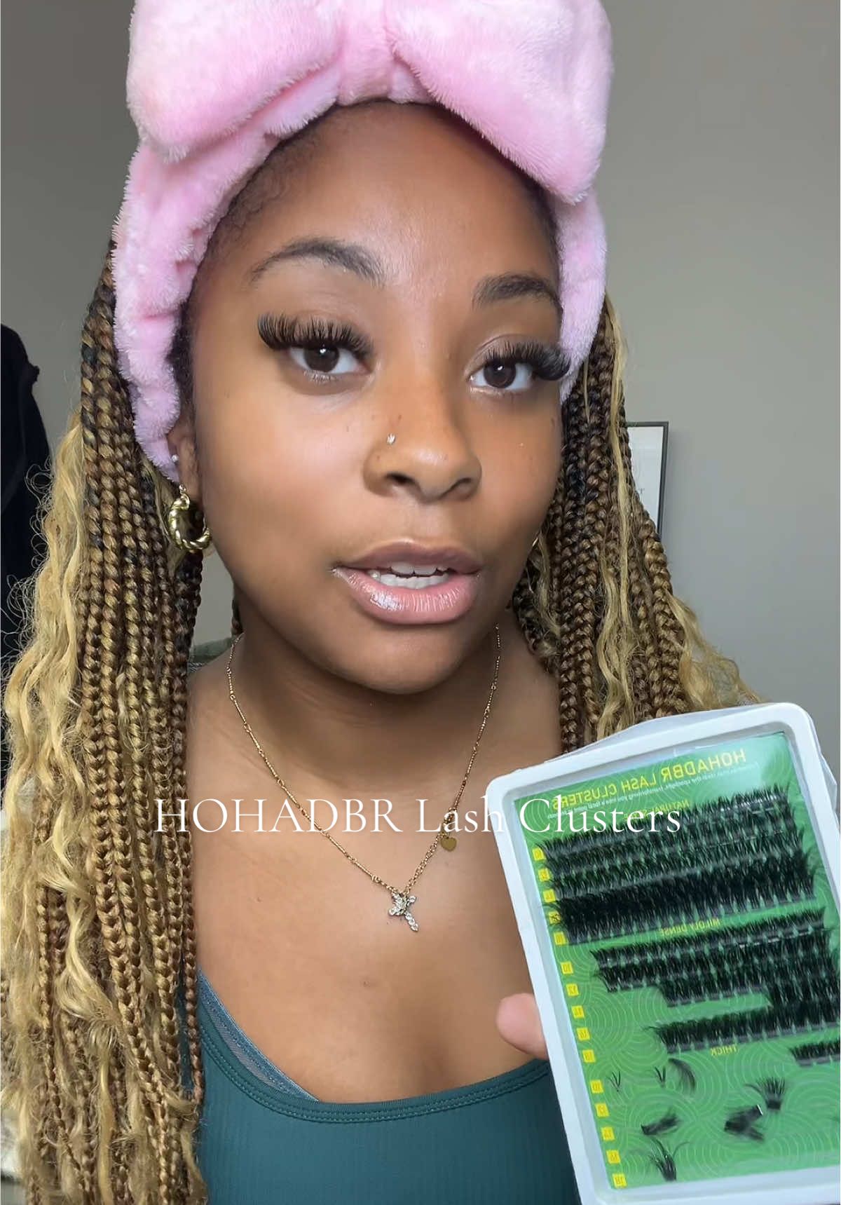 Obsessed is an understatement 😍 these lash clusters last 2+ weeks, fluffy & beginner-friendly 👏 comes with everything you need (yes, even tweezers + glue!) 💕 @HOHADBR BEAUTY  #lashesathome #lashclusters #beginnerfriendly #lashtok #beautyfinds 