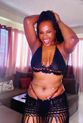 Beach vibes🖤🖤🖤🖤