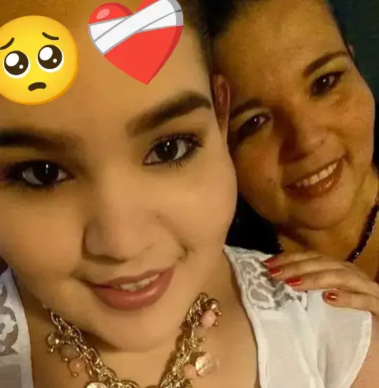 Se acerca tu cumpleaños y otro año mas sin ti desde que te fuiste mi vida no a sido la misma 🥺eh pasado por muchas cosas eh sufrido mucho pero tambien llegaron a mi vida 2 angeles k no pudiste conocer pero k se que los amarias igual a tus otros nietos. Te extraño como el primer dia y siempre te extrañare se que desde el cielo nos cuidas y algun dia nos volveremos a ver TE AMO MAMI🥺❤️‍🩹❤️‍🩹
