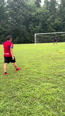 Golazo del @El CHELE FIRPO 503 🇸🇻🧢🧢🐂 #fyp #viral #comedia #parati #Soccer 