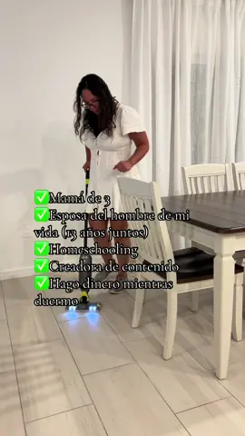 Acompáñame a limpiar la casa mientras todos duermen. Esta limpieza no es profunda. Me gusta limpiar a diario de distintas formas para evitar que mi casa se ensucie entonces al momento de la limpieza profunda no hay tanto sucio. Recuerda seguirme y cualquier producto que te guste me comentas, pero casi todos están en mi SHOPMY en mi perfil #limpieza #amadecasa #hogar #Vlog 
