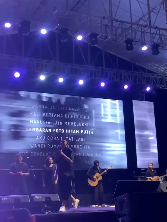 penampilan tulus di lombok melodia, 23 agustus 2025#mataram #lombokvirall🌴🌴 #konsermusik #konsermusik #fypシ 