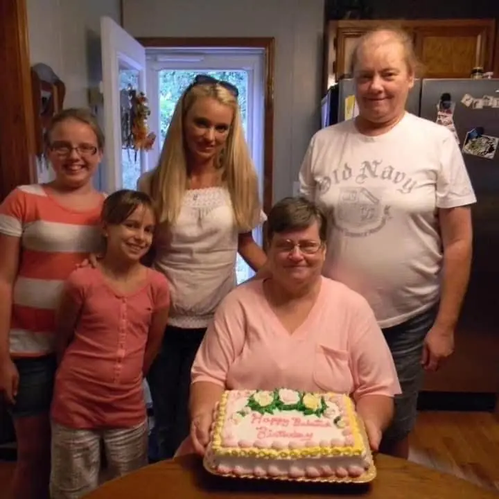 Oh how I wish I could surprise you again for your birthday 🎂 I hope you know how much you are missed. Happy heavenly birthday Momma 