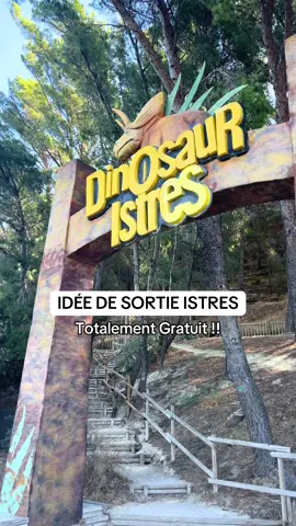 ✨ Une balade en famille… mais avec des dinosaures 🦖🌿 ! Le Parc des Dinosaures d’Istres nous plonge dans un vrai voyage dans le temps et ça gratuitement ! #Istres #SortieFamille #sortiegratuite #gratuit #Dinosaure #VoyageDansLeTemps #TikTokVoyage #Parc #SortieOriginale