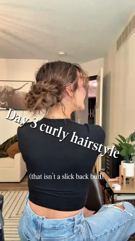 Day 3 curly/wavy hairstyles that isn’t a slick back bun 🙌🏼 