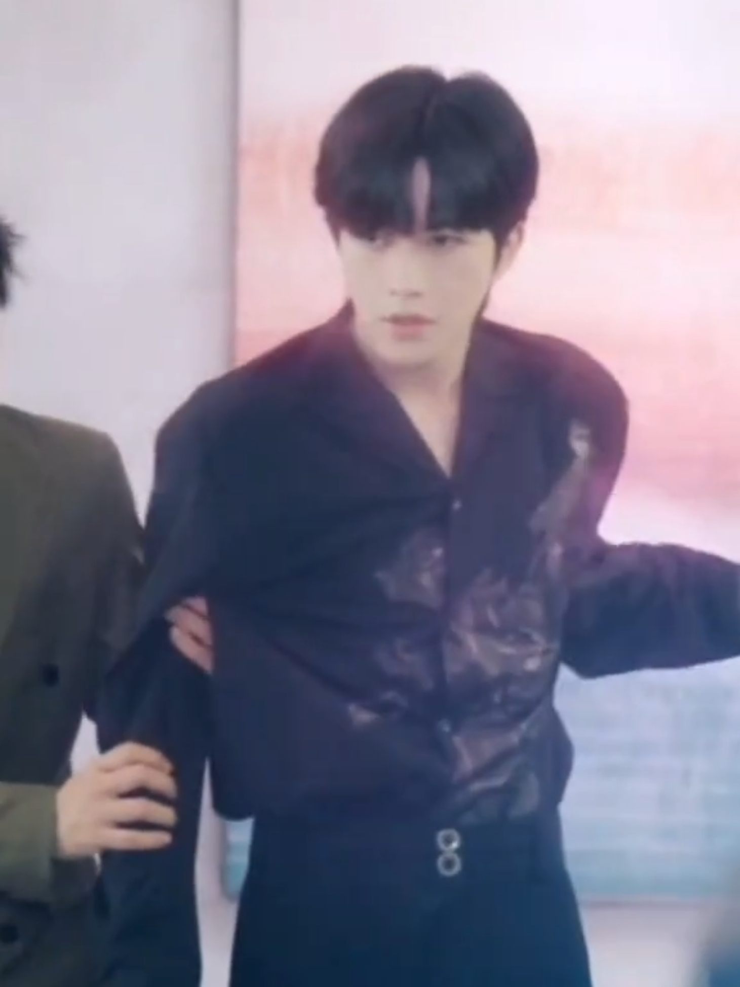 เศร้าที่ต้องจากลาชั่วคราว  แต่ก็แต่งเรื่องซะ ทำใหญ่โต เซิ่งร้องไห้หนักมาก ฉันจะบ้า บล. เหนือสิ่งอื่นใด เธอหล่อมาก ก้าวใจสุด 555 #desiretheseries #abodesire #huangxing #eliothuang #หวงซิง 