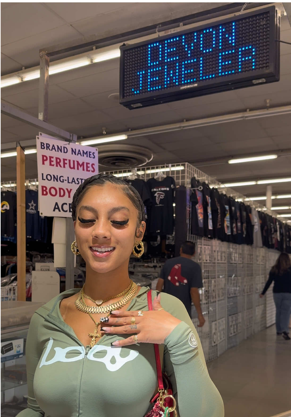 18” Rolex Chain On This Baddie 😍🤩🤏🏻 Come Shop In Store ❗️ 📍999 N Waterman Ave San Bernardino Ca 92404  • Devon Jewlery & Piercing 💎 D-15  We Offer Financing: * Acima * Progressive  * American First  * AfterPay #rolex #chain #fyp #gold #paratiiiiiiiiiiiiiiiiiiiiiiiiiiiiiii 