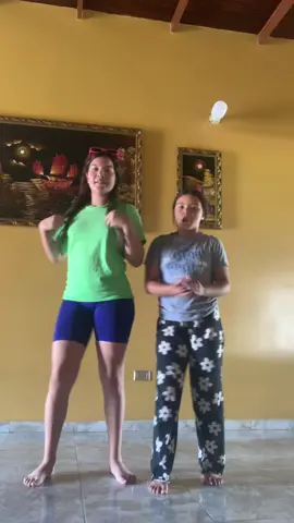 sara y yo twinsss bailando@Sara Rodríguez #paratii #fyp 