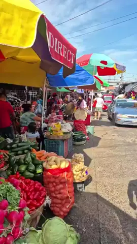 #CompartanySiguenos  #seguidores  #Malacatan Mercado municipal de  Malacatan,San Marcos .📹🌧❤️💛💚
