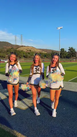 first game!!! 🤍📣 @devv_robertsonn @Reagan #cheer #game #foryoupage #transition #bestfriend 