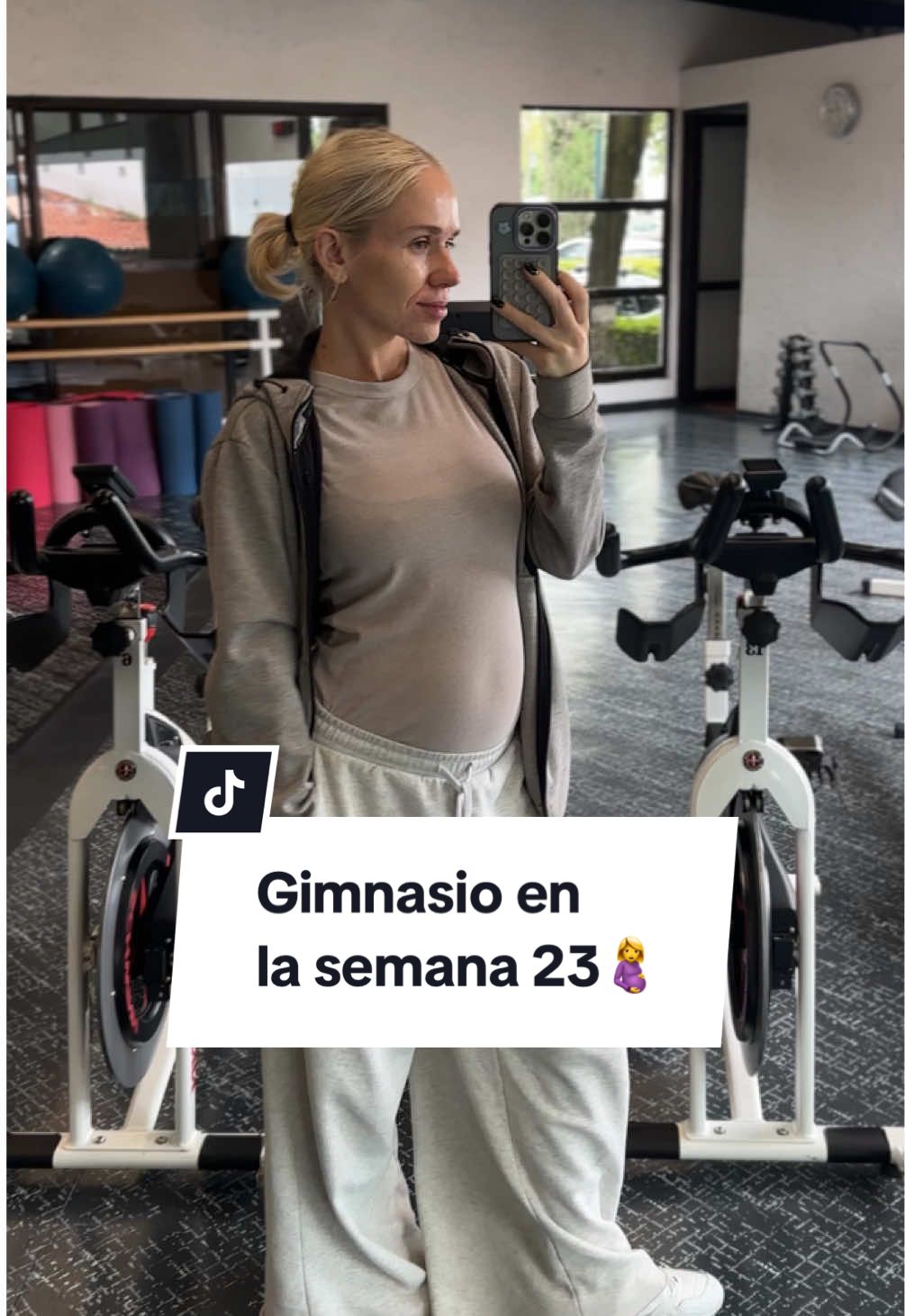 Intento entrenar 1-2 veces por semana para mantenerme en forma y con energía🥰 Cómo empezó su sábado? #rusaenmexico #embarazo #nataliarusa #23semanas 
