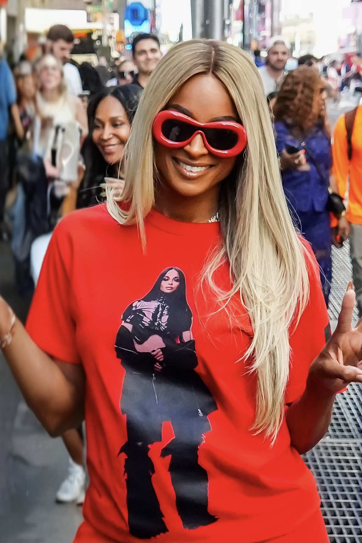 Thank you to everyone for showing up! The album release party at @Red Lobster was lit and the in-store signing was so beautiful. I am truly grateful! #CICI8