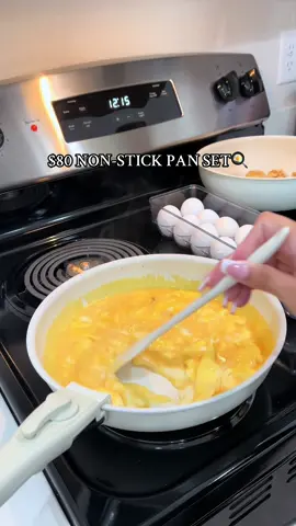 They work soooo good omg!!!🍳🤍 #pans #kitchenmusthaves #nonstickpans #cookingtiktok #fy 