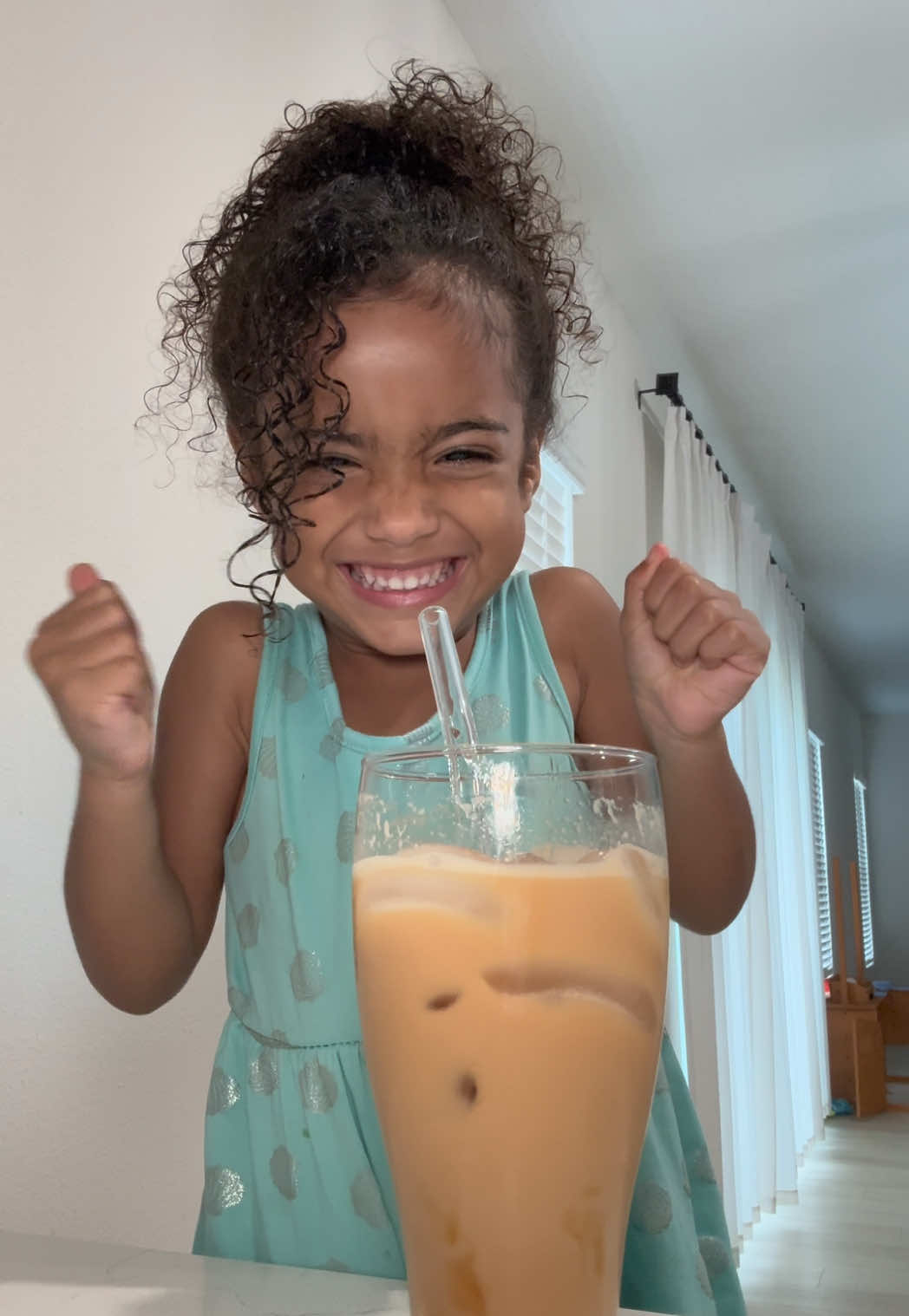 Make an iced coffee with Estella! “Looks delicous 🙏🏾🥰” her little squeals are my favorite ❤️ #familiesoftiktok #coffee #coffeetiktok #coffeetime #coffeeathome 