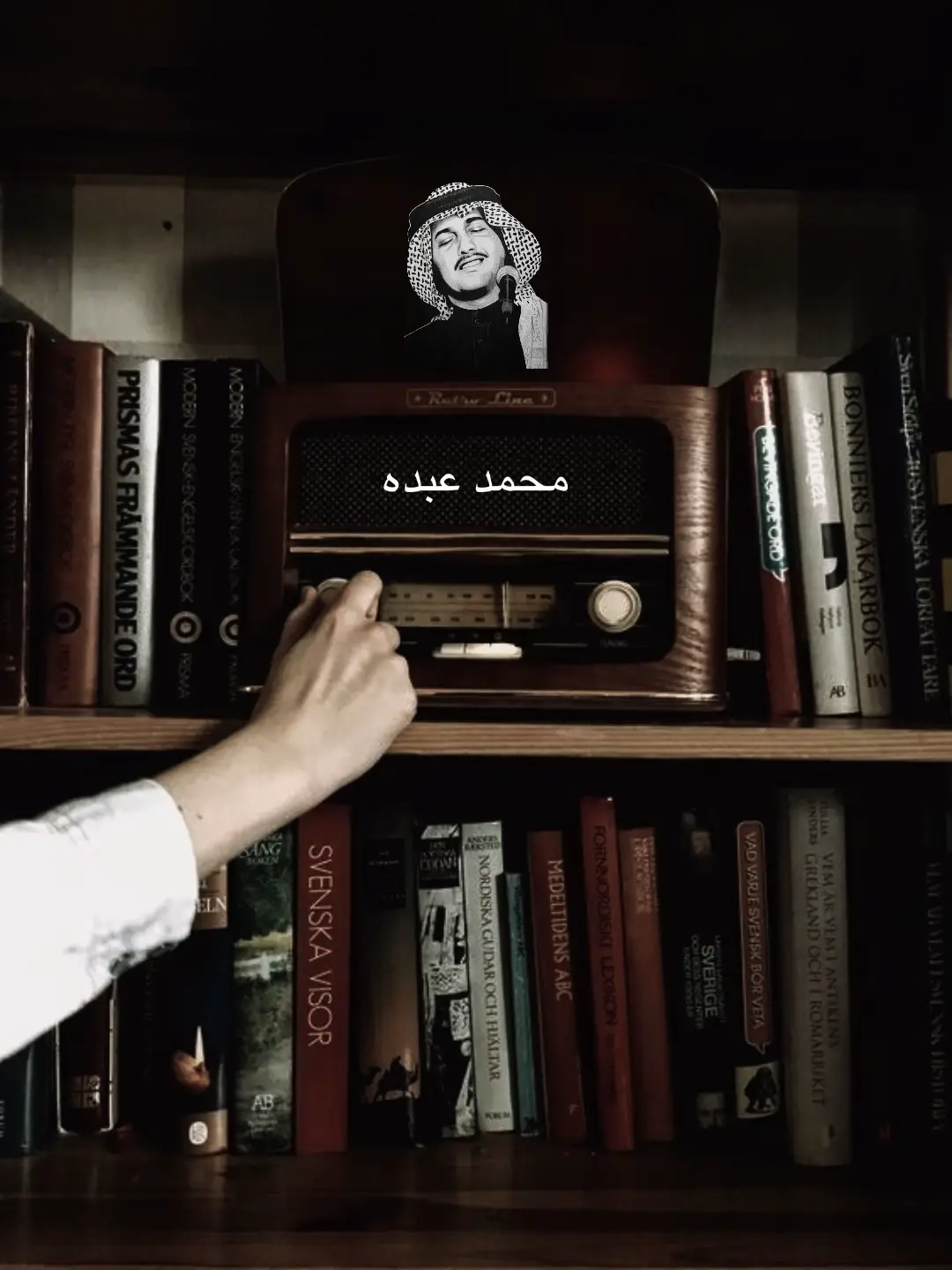 #قلبي لغيرك بالهوى ماتـنـقـى يلوح لي في لذة النوم وأفـيـق ترى الجفا عقب الغلا مايحقـا  دنيا الهوى يانون حظ وتوافيق
