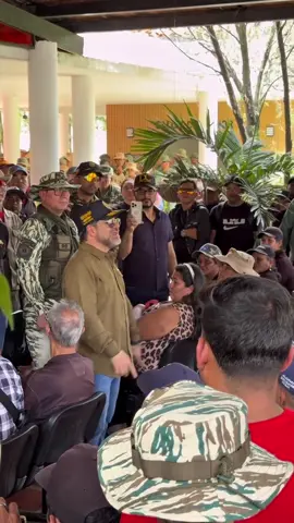 Desde la Zona Opertativa de Defensa Integral Carabobo número 42 fuimos testigos de la exitosa asistencia cívico, militar policial y popular que salió a alistarse con gallardía para hacer frente a las amenazas imperiales y en respaldo contundente a nuestro presidente @Nicolás Maduro . Aquí nadie se rinde. Q viva Carabobo 🦇🦇🦇