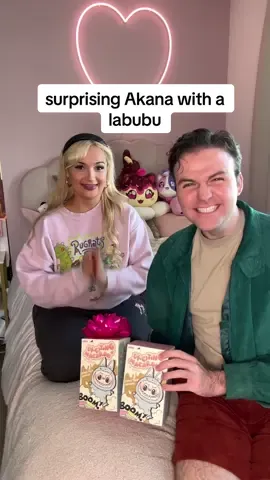 surprising @AKANA with a birthday labubu #popmart #labubu #labubuunboxing @POP MART US 