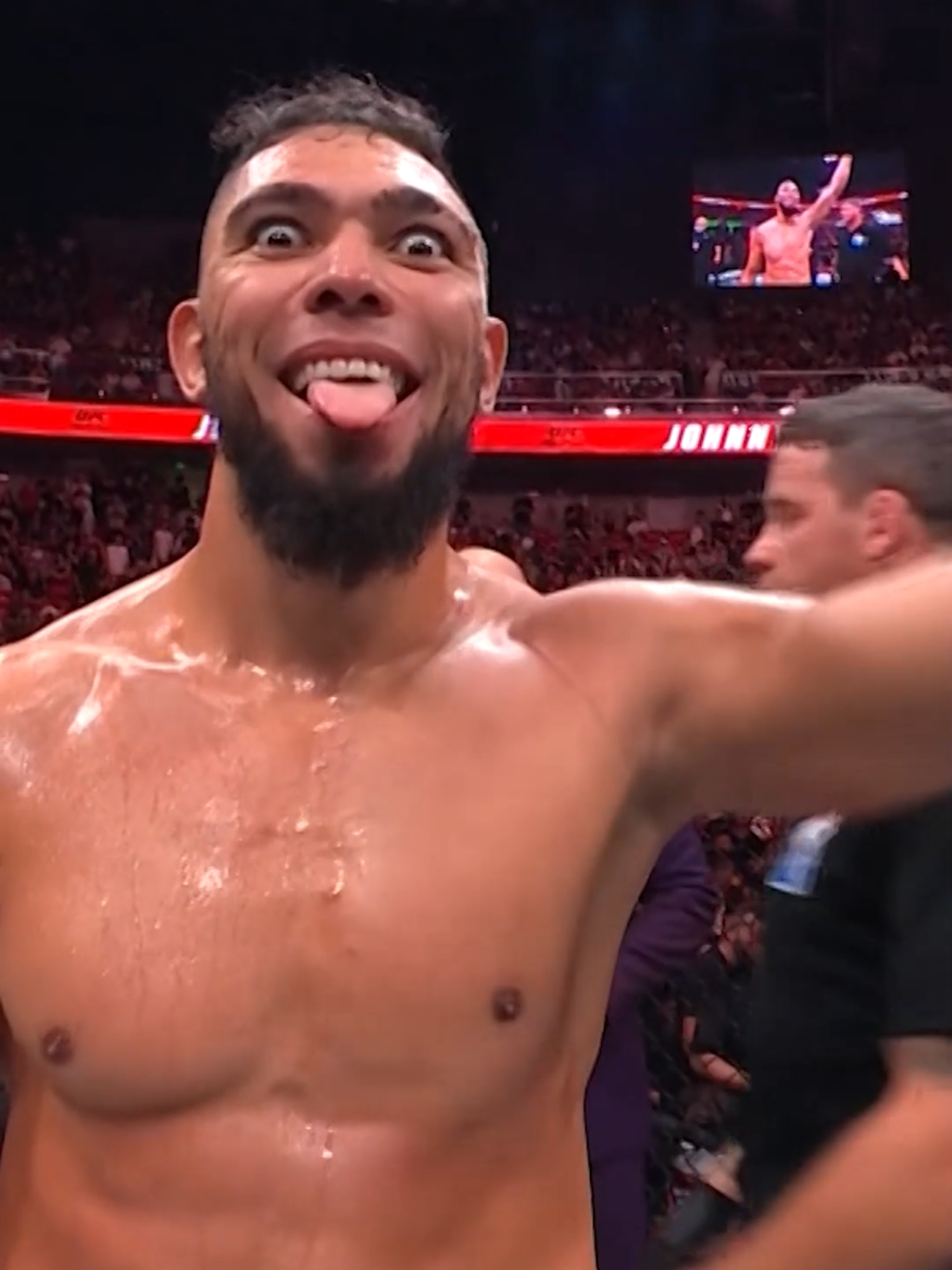 Johnny Walker is a WILD MAN, and he spoiled the homecoming for Zhang Mingyang! 🤯 😮‍💨 #UFCShanghai #UFC #MMA #JohnnyWalker