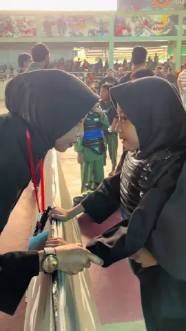 Bunda hanya bisa memberi cinta dan ilmu kepadamu cantik, sebab bunda tak selamanya bisa mendampingi kamu, jadilah wanita yang kuat, mandiri dan percaya diri seperti bunda nak. Bunda memang tdk sempurna tapi di hadapanmu bunda akan menyempurnakan diri. Libatkan Allah dalam hidupmu nak agar kamu terjaga 🥰💕#pelatih #kowad #fyppppppppppppppppppppppp 