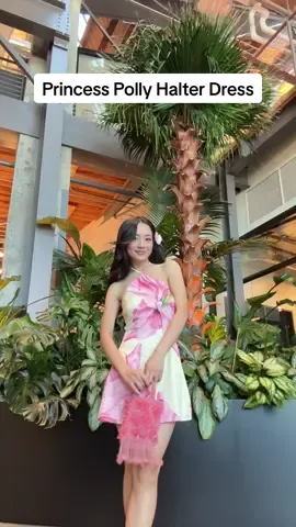 This dress has me feeling like 🌺🌊🏖️☀️🐚