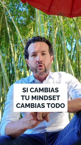 ¿Alguna vez has sentido la frustración de querer resultados y no verlos reflejados en tu vida? A mí también me pasó, hasta que un mentor me enseñó una verdad que me sacudió: tus resultados nunca mienten, son el reflejo de tu mente, tu programación y tus acciones. Aceptarlo fue duro, pero me liberó. Entendí que si quería cambiar mis resultados, debía empezar cambiando mi mindset. Esa decisión abrió un mundo de logros que ni siquiera había imaginado. ¿Estás listo para transformar tus resultados desde adentro?