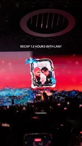 pure euphoria — the kind of happiness you wish everyone could feel🥺 a little recap of my 1.5 hours with LANY: they performed 23 songs and it truly felt like time didnt exist WOOOOOAH. ada keliru dikit no 14 itu Thick & Thin tapi sebelum 14 memang ada ILYSB harusnya yang kelupaan ga masuk ke edit😆 absolutely worth it. thankyou La La La Fest for bringing LANY🥺💙🩵💙🩵💙 #lalalafest2025 #lany #lalalafest #fyp #foryou 