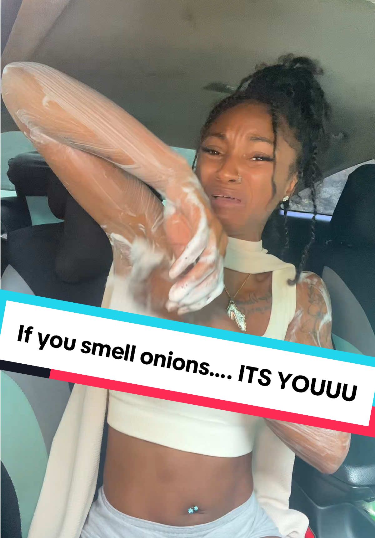 If you smell onions. It’s probably you 😳🌚 #SelfCareOnTheGo #BusyLifeHacks #StayFreshAnywhere #HygieneTips #AffordableFinds  