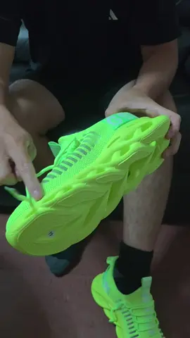 Ultra Light Sneaker