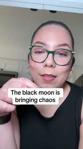 The new black moon is bringing chaos #blackmoon #newblackmoon #manifesting #affirmations #tarotreading 