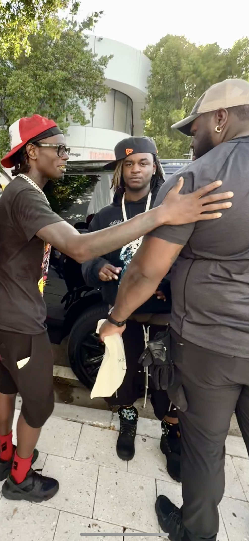 Steven Jo the Chain Snatcher almost got TOOK down by Ken Carson Security Gaurd  @Ken Carson 🤯😱😅 all love man! #stevenjotv #chainsnatcher 