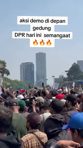 demo rusuh tonton di cahnel youtub kami di atas ☝🏻☝🏻#DEMODPR2015 #DEMOGEDUNGDPRJARIINI 