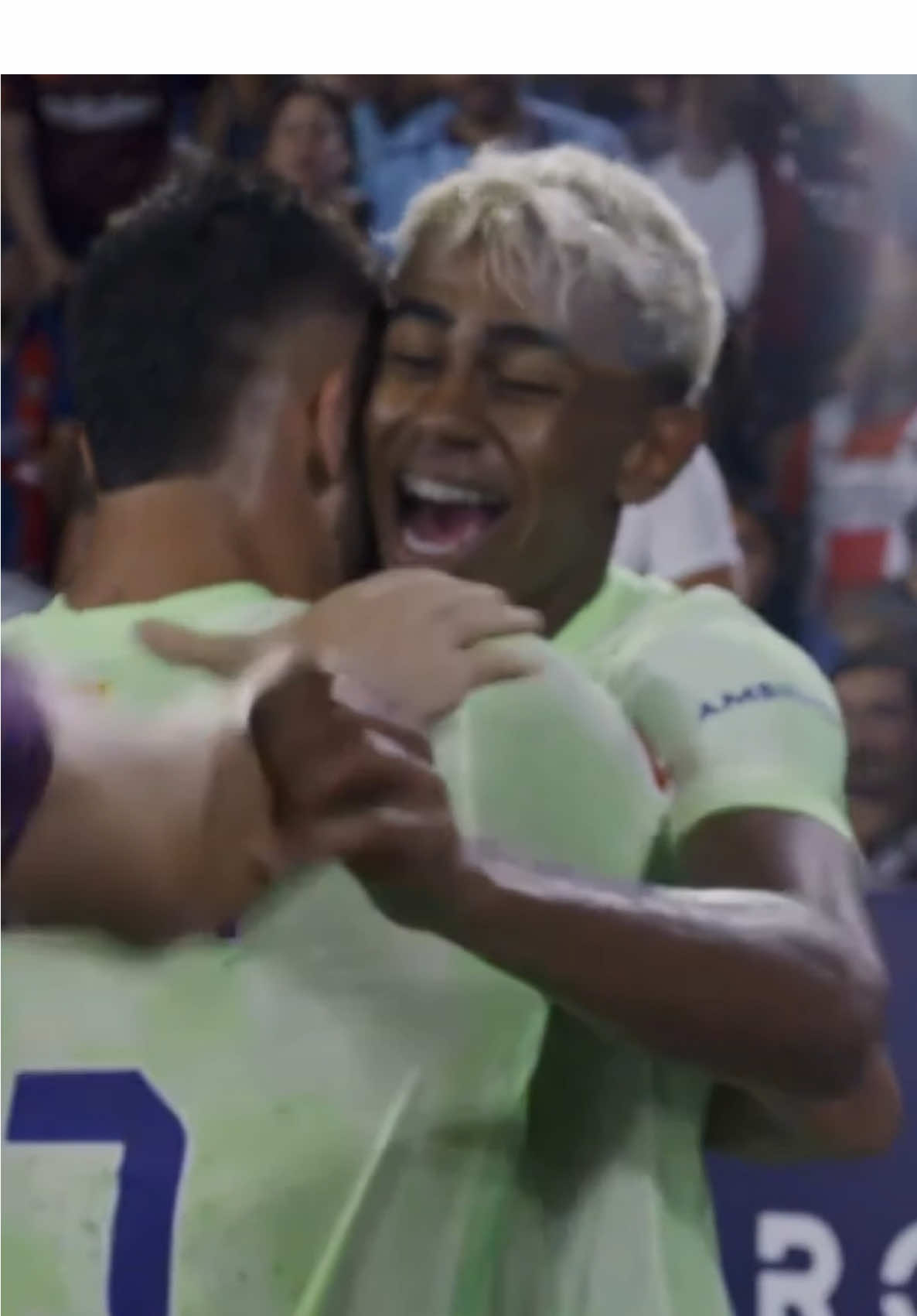 WHAT.A.COMEBACK. 🤯 #LALIGAEASPORTS #LALIGAHighlights #VUELVELALIGA  #DeportesEnTikTok #LevanteUDBarça 