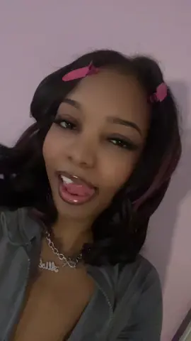 just wanted to show face, bye🫦 #fyp #prettygirl #airycutelashes 