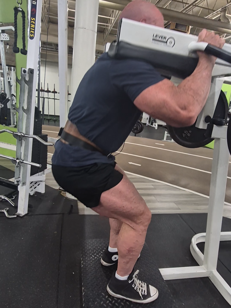 Here's some quads for the guys who dont seem to realize I have them #carnivore #over60bodybuilding #over60andfabulous #classicbodybuilding 