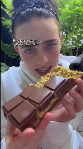 He was laughing at our girl hahah @BILLIE EILISH @FINNEAS #billieeilishfypp #billieeilish #blowthisupforme 