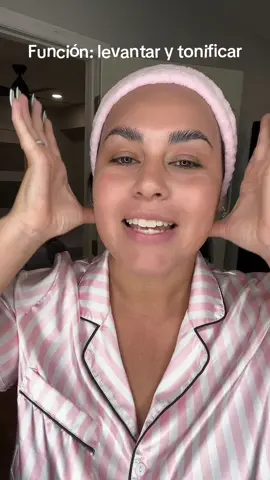 Te enseño en simples pasos como hacerte un drenaje linfático del cuello y un masaje reafirmante @Z SEA Skincare #neckcream #masajefacial #drenajelinfaticofacial #skincare #skincaretips #tiktokshopdeals #tiktokshopfinds #mujeres #cuidadodelapiel #belleza 