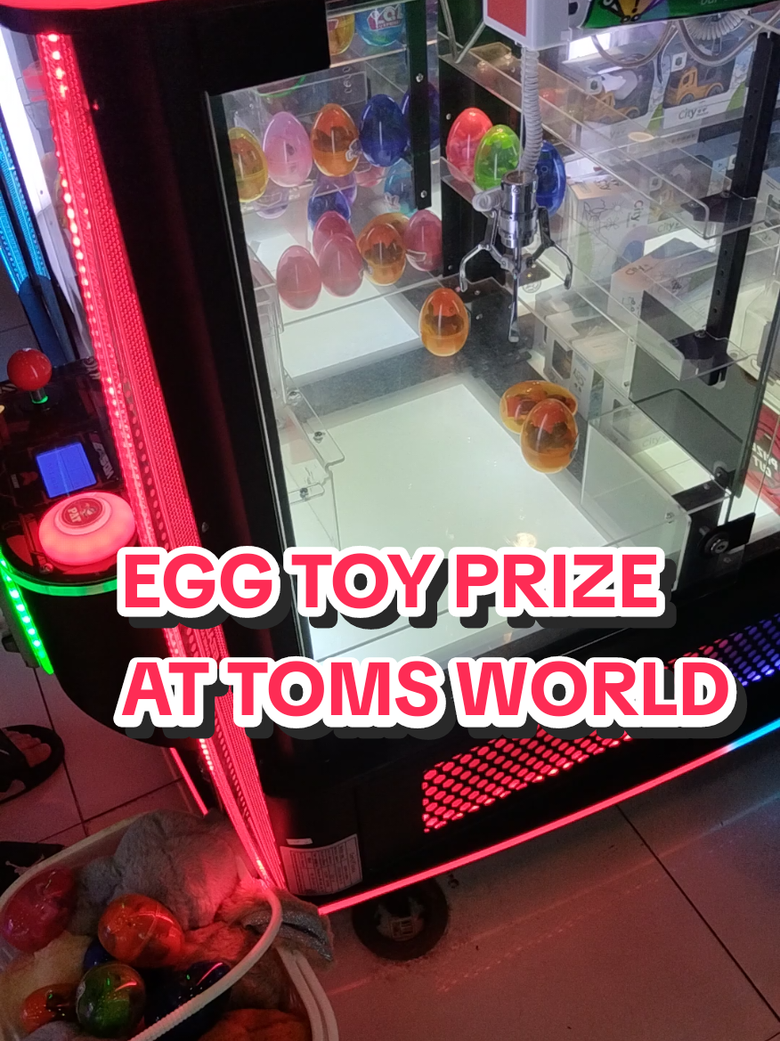 Halos maubos ni bunso yung mga prizes dito. #fyp #clawmachine #clawmachineprize #tomsworld 