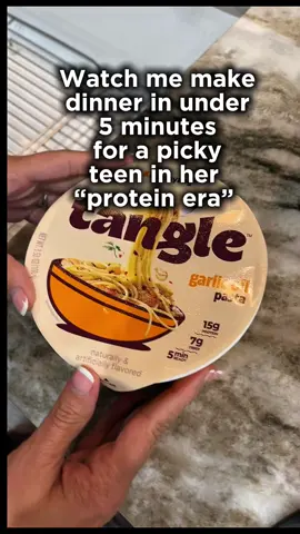 Have you tried @TanglePastaUS?! They're so good with 15g of protein and 4-7g of fiber that's ready in 5 mins! Go grab 'em now https://bit.ly/TanglePartner #TanglePartner #protein #easydinnerideas 