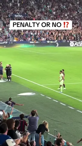 penalty or no ? #LevanteBarcelona #FCBarcelona #Levante #LaLiga #Goles