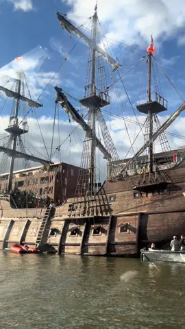 This ship reminds me of something #piratesofthecaribbean #pirate #jacksparrow #blackpearl 