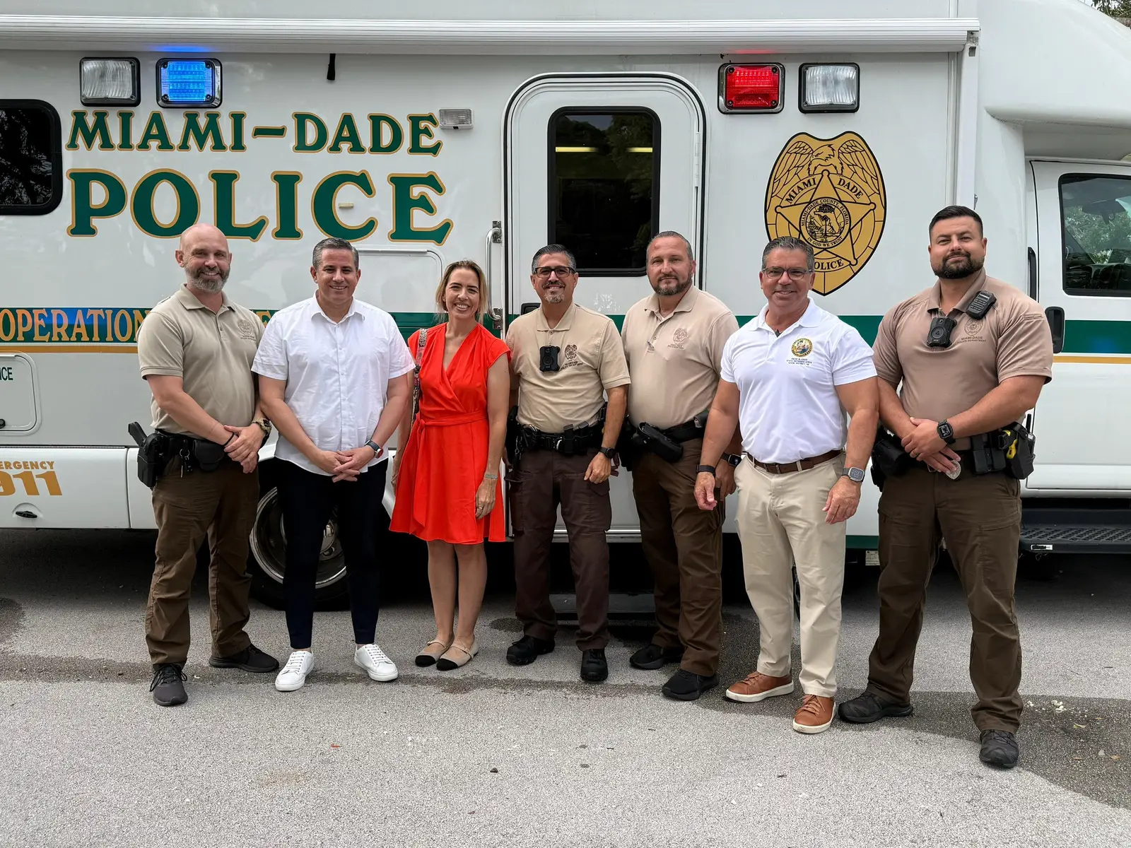 We had the opportunity to participate in a meaningful community event alongside State Representative Omar Blanco, Commissioner Raquel Regalado, several other government offices, and community partners, working together to bring essential services directly to our residents. The people had the opportunity to renew their car registration, renew their driver’s license, obtain a new ID, and access our services without having to travel far. As your Miami-Dade County Tax Collector, I am committed to making government more accessible, ensuring that our office continues to serve with efficiency, responsibility, and care for the people of our county. For a long time, the people of Miami-Dade County needed to come to us—now we are going to them. Events like this reaffirm our mission to always put residents first, bridging the gap between government and the community we serve. Tuvimos la oportunidad de participar en un evento comunitario significativo junto al Representante Estatal Omar Blanco, la Comisionada Raquel Regalado, varias otras oficinas de gobierno y socios comunitarios, trabajando juntos para llevar servicios esenciales directamente a nuestros residentes. Las personas tuvieron la oportunidad de renovar la matrícula de su vehículo, renovar su licencia de conducir, obtener una nueva identificación y acceder a nuestros servicios sin tener que viajar lejos. Como su Recaudador de Impuestos del Condado de Miami-Dade, estoy comprometido a hacer que el gobierno sea más accesible, asegurando que nuestra oficina continúe sirviendo con eficiencia, responsabilidad y dedicación hacia la gente de nuestro condado. Durante mucho tiempo, los residentes del Condado de Miami-Dade tenían que venir a nosotros—ahora nosotros vamos a ellos. Eventos como este reafirman nuestra misión de siempre poner a los residentes primero, cerrando la brecha entre el gobierno y la comunidad a la que servimos. #DarielFernandezTaxCollector #thepeopleguy 