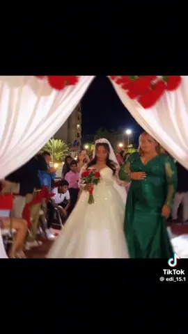 A veces el sepulcro entierra 2 corazones en un mismo ataúd..  