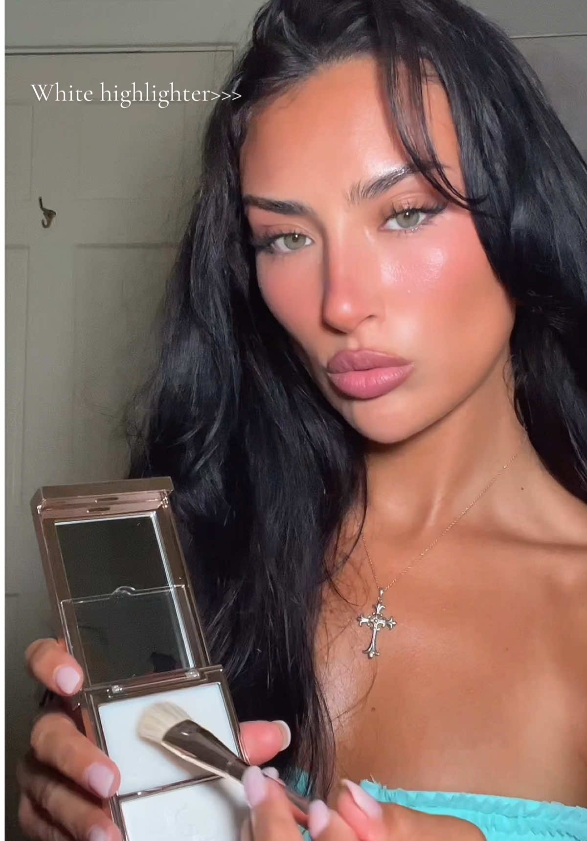 @Patrick Ta Beauty white highlighter is INSANE!😻  @patrick ta fr has the best cheek combos 🤭 #patricktabeauty #gifted #makeup #highlighter 
