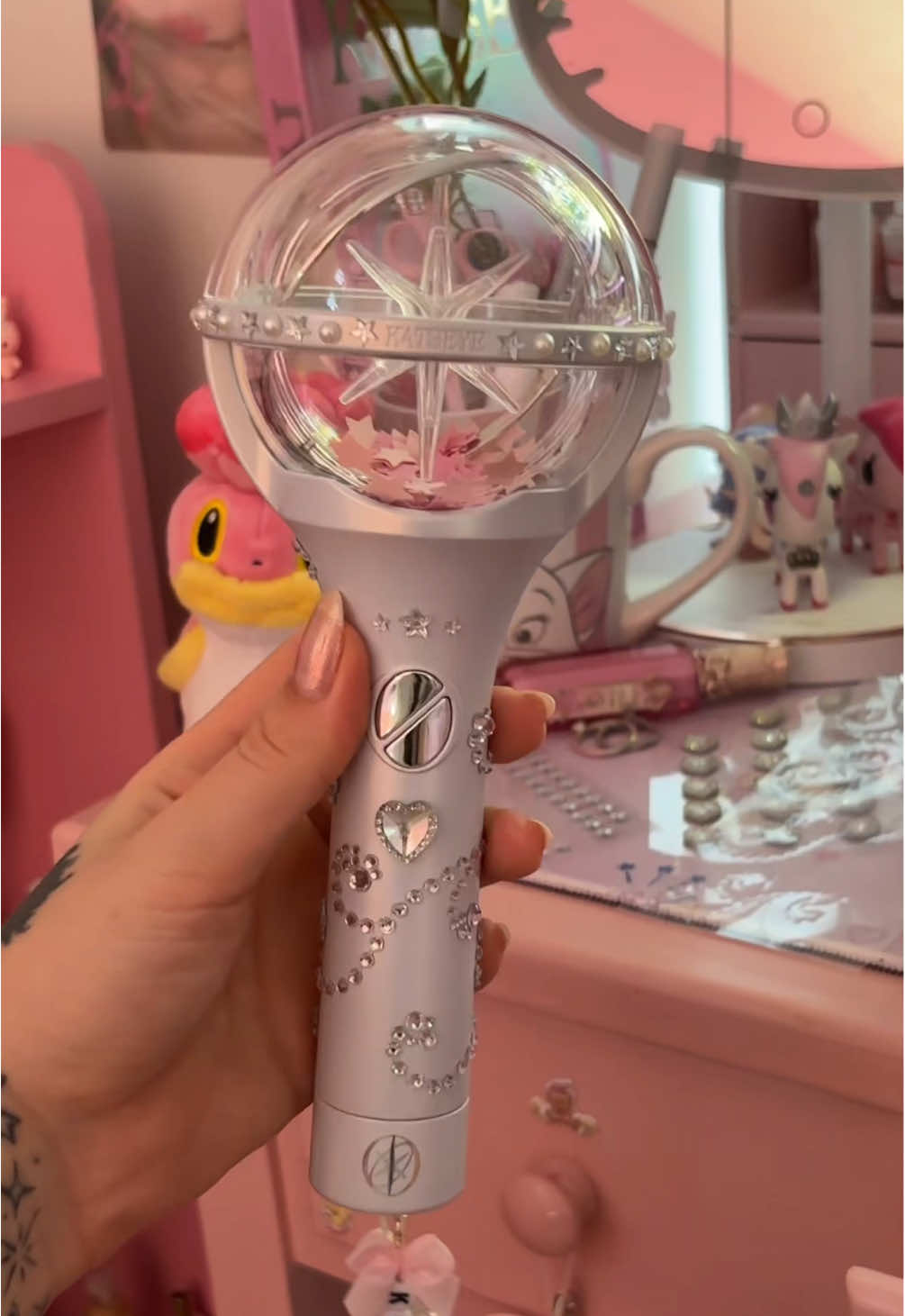 Part 2 of decorating my Katseye lightstick!! 💗🥹 