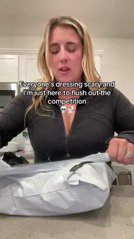 LOL this is the Halloween costume of 2025 💀🚽 #halloweencostume #halloween #toiletbowl #tiktokshoplabordaysale 
