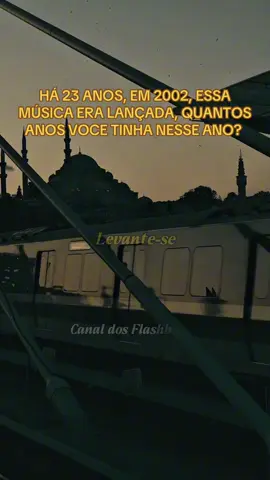 🌌 Lançada em 2002 no álbum Heathen Chemistry, “Stop Crying Your Heart Out” é uma das músicas mais emocionantes do Oasis. Com sua melodia melancólica e mensagem de esperança, a canção lembra que mesmo nos dias mais difíceis, “tudo vai dar certo no final”. 🎶✨ Um verdadeiro hino que continua tocando corações até hoje. 💫 #Flashback #anos2000 #musicasantigas #traducaodemusica #tipografia 