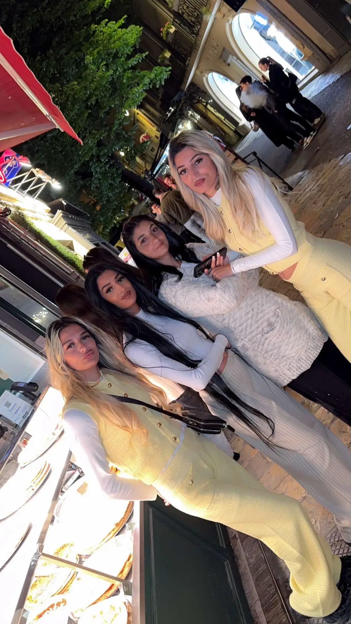 Mes sœurs 👯😘 #capricieuse🦋 #paratiquemeves😘 #gitanaaaah😍 #quierosalirenparatii #pourtoii 