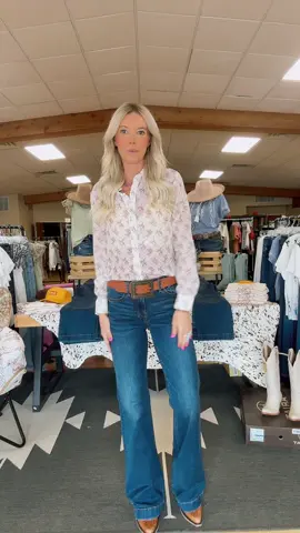 The best jeans you’ll ever own! #fypシ #westernboutique #OOTD #thevintageemmie #7famk 