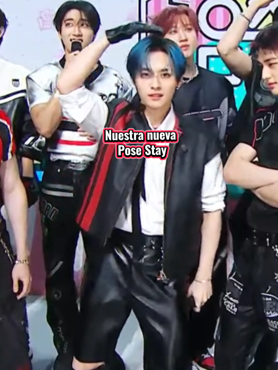 Ya saben Stay! ahora, nos toca nueva era, nuevo álbum, nueva gira, nueva POSE🫣 ¿Te gusta? ¿La harás en los eventos o en la calle? 🗣🗣🗣 YO SI❤️ Porque Lee Know es mi patrón🐰 #LeeKnow #StrayKids #Staypose 
